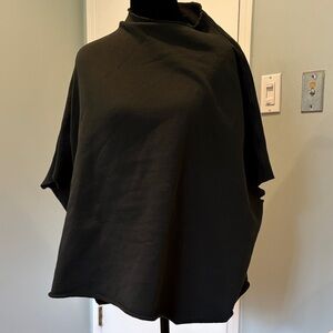 Frank and Eileen Black/dark Green Capelet XL